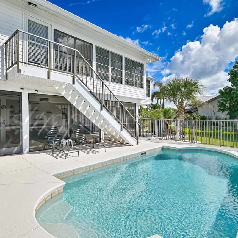 Grande View - Large 3/3 Island Lakehouse w/Pool